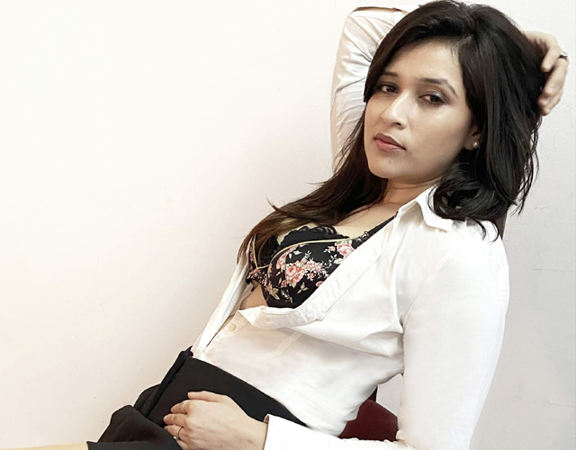 Actress Mannara Chopra Pics